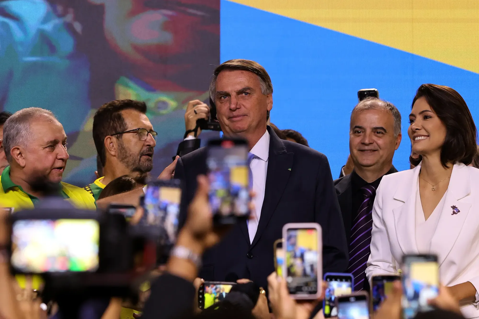 Bolsonaro processa União por acusações sobre sumiço de móveis do Alvorada