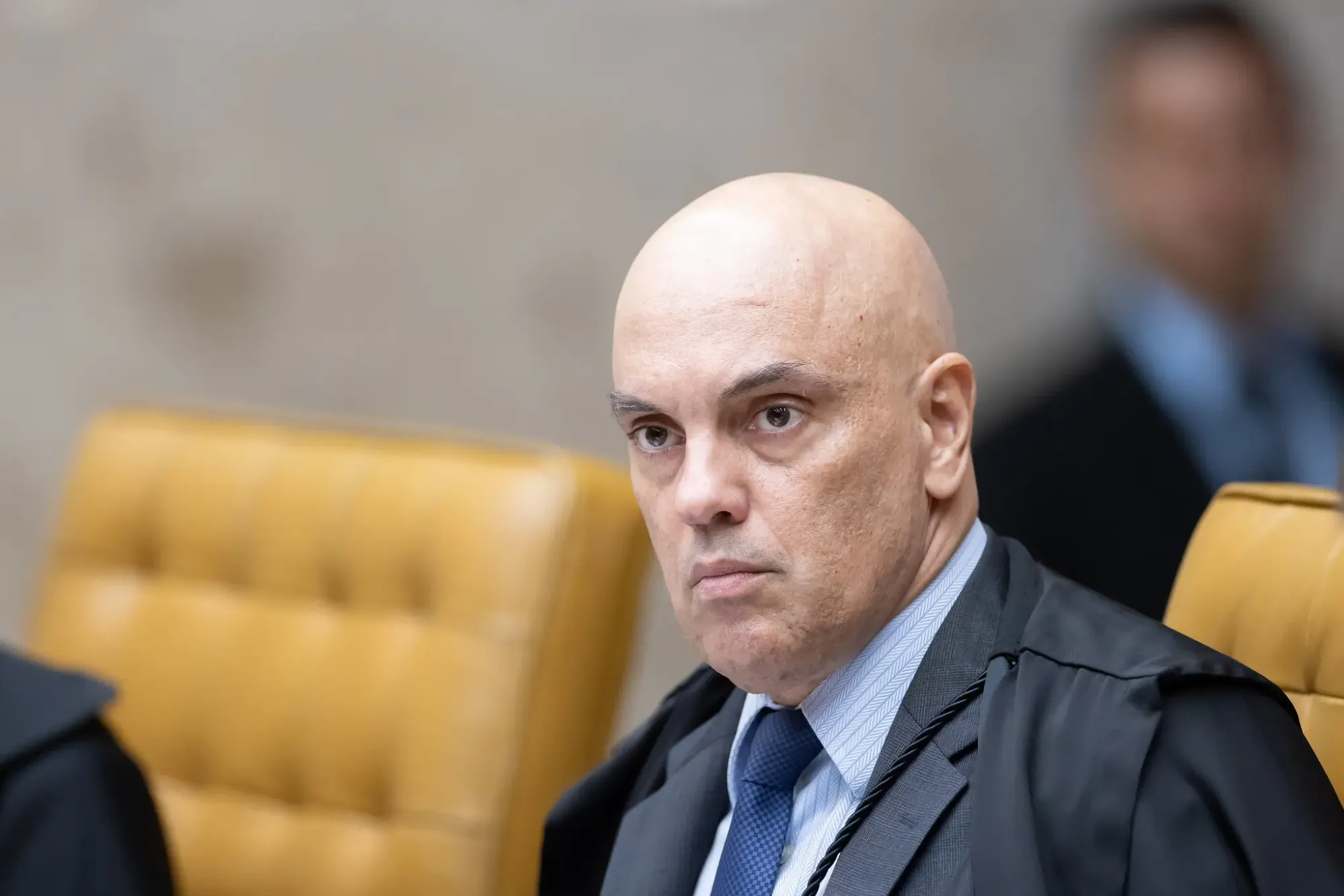 Câmara dos EUA expõe decisões sigilosas de Moraes sobre remoção de perfis